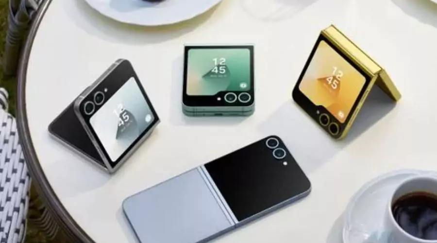 A Stylish Fold That Fits in Your Pocket